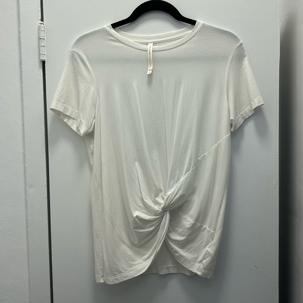 Babaton Foundation Knot Tee in White Size Small